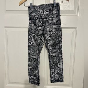 Lululemon cropped legging, size 4, black and white Lulu logo